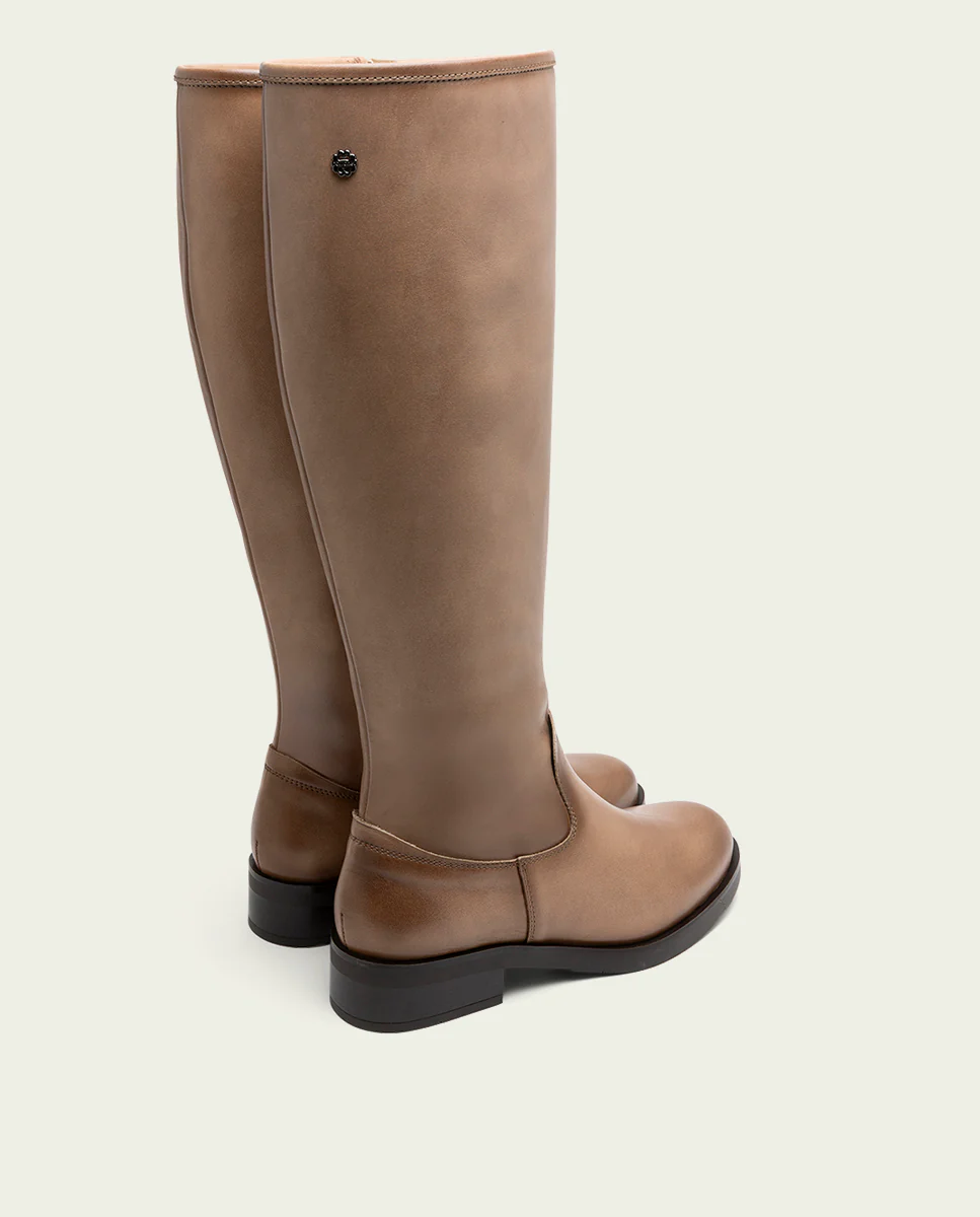 BOTAS ALTAS DE PIEL TAUPE CON CREMALLERA BELÉN - Image 3