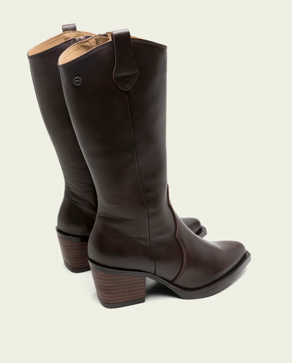 BOTAS COWBOY DE PIEL MOKA CON CREMALLERA FLORA - Image 5