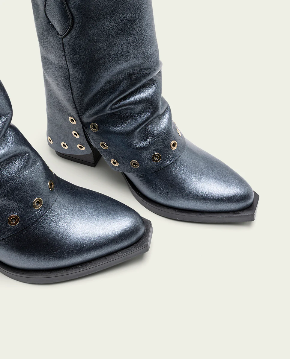BOTAS COWBOY DE PIEL PLOMO METALIZADO TACHUELAS FLORENCE - Image 4