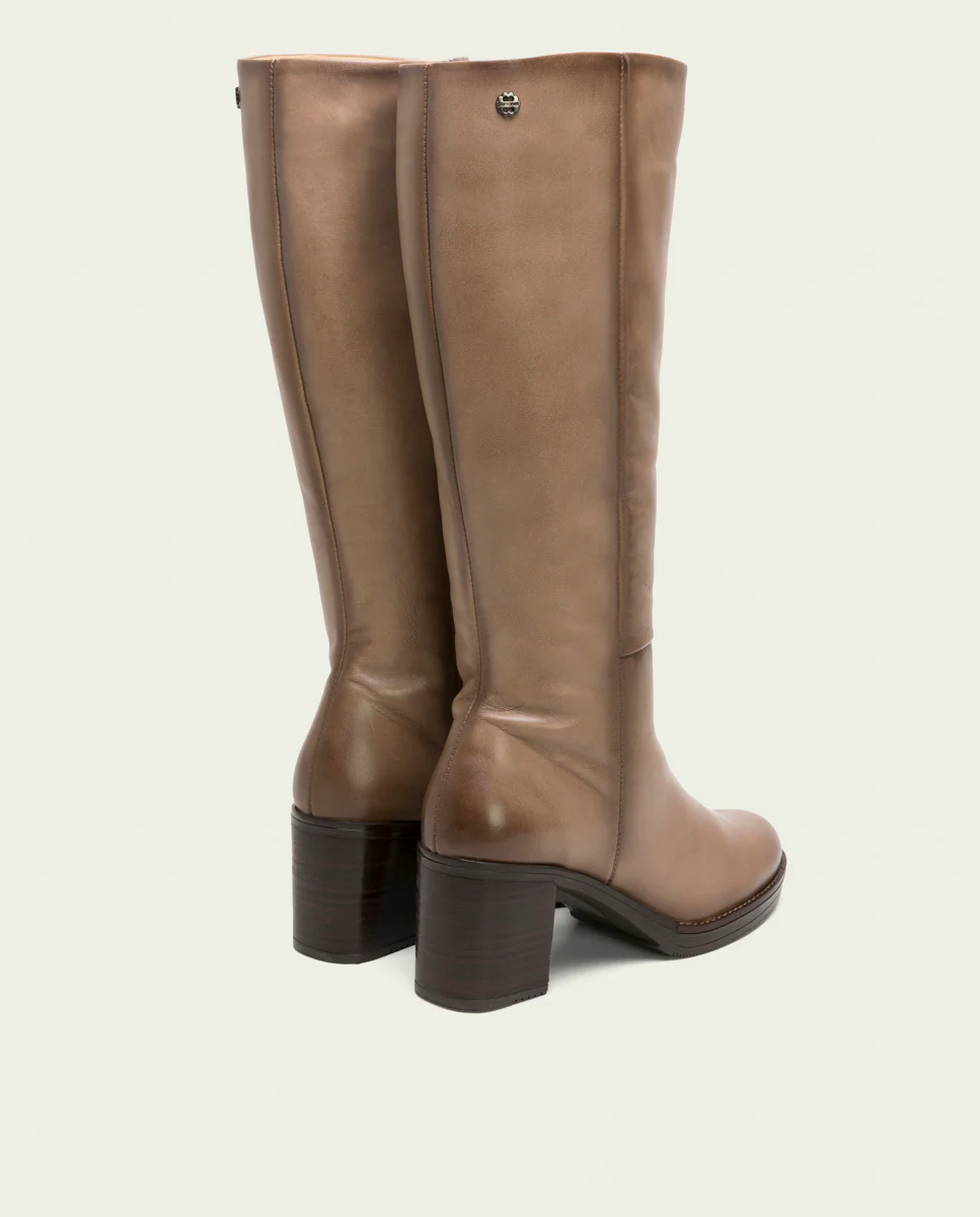 BOTAS DE PIEL DE TACÓN TAUPE RITA - Image 3