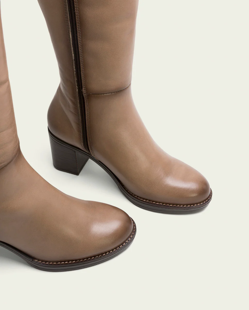 BOTAS DE PIEL DE TACÓN TAUPE RITA - Image 4