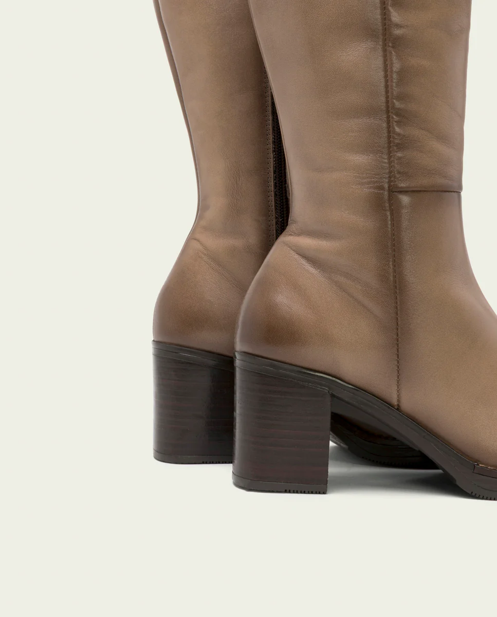 BOTAS DE PIEL DE TACÓN TAUPE RITA - Image 5