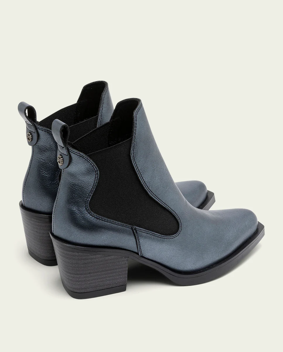 BOTINES COWBOY DE PIEL METALIZADA PLOMO CON ELÁSTICOS FANNY - Image 3