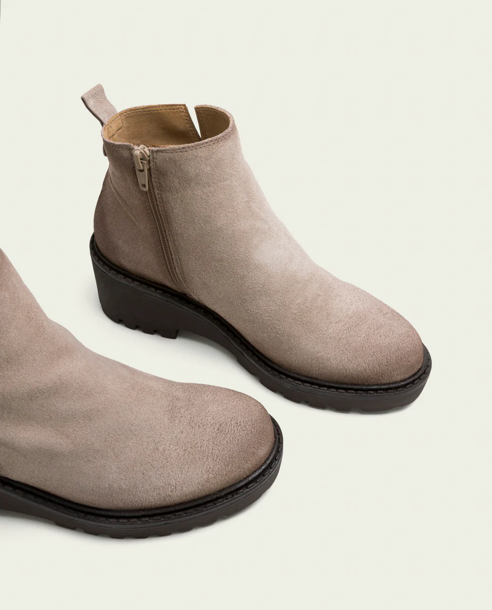 BOTINES DE PIEL CON CUÑA Y CREMALLERA ARENA ELISA - Image 4