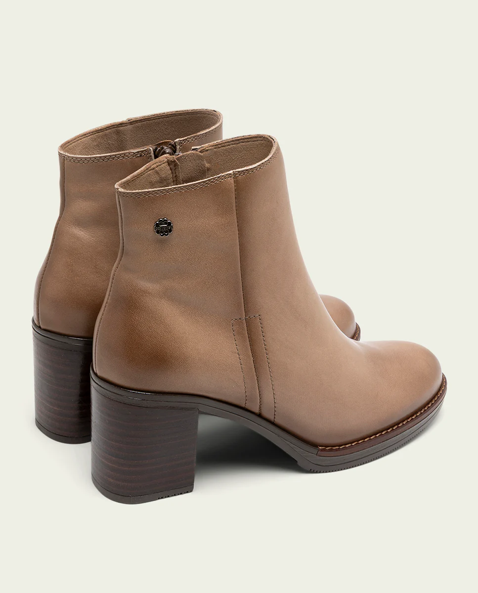 BOTINES DE PIEL DE TACÓN TAUPE RANIA - Image 4