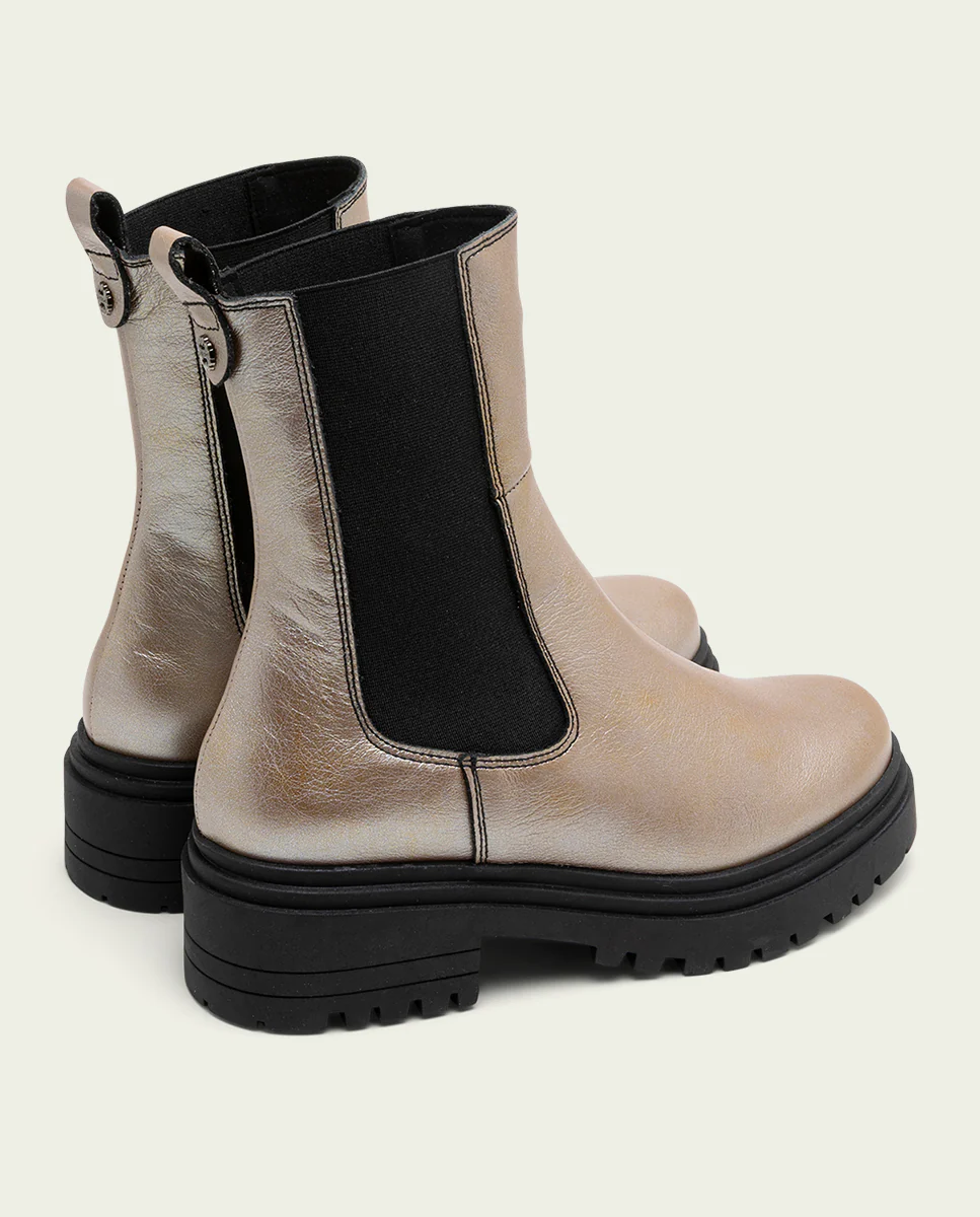 BOTINES DE PIEL METALIZADA PLATINO CON ELÁSTICOS CAMILA - Image 4