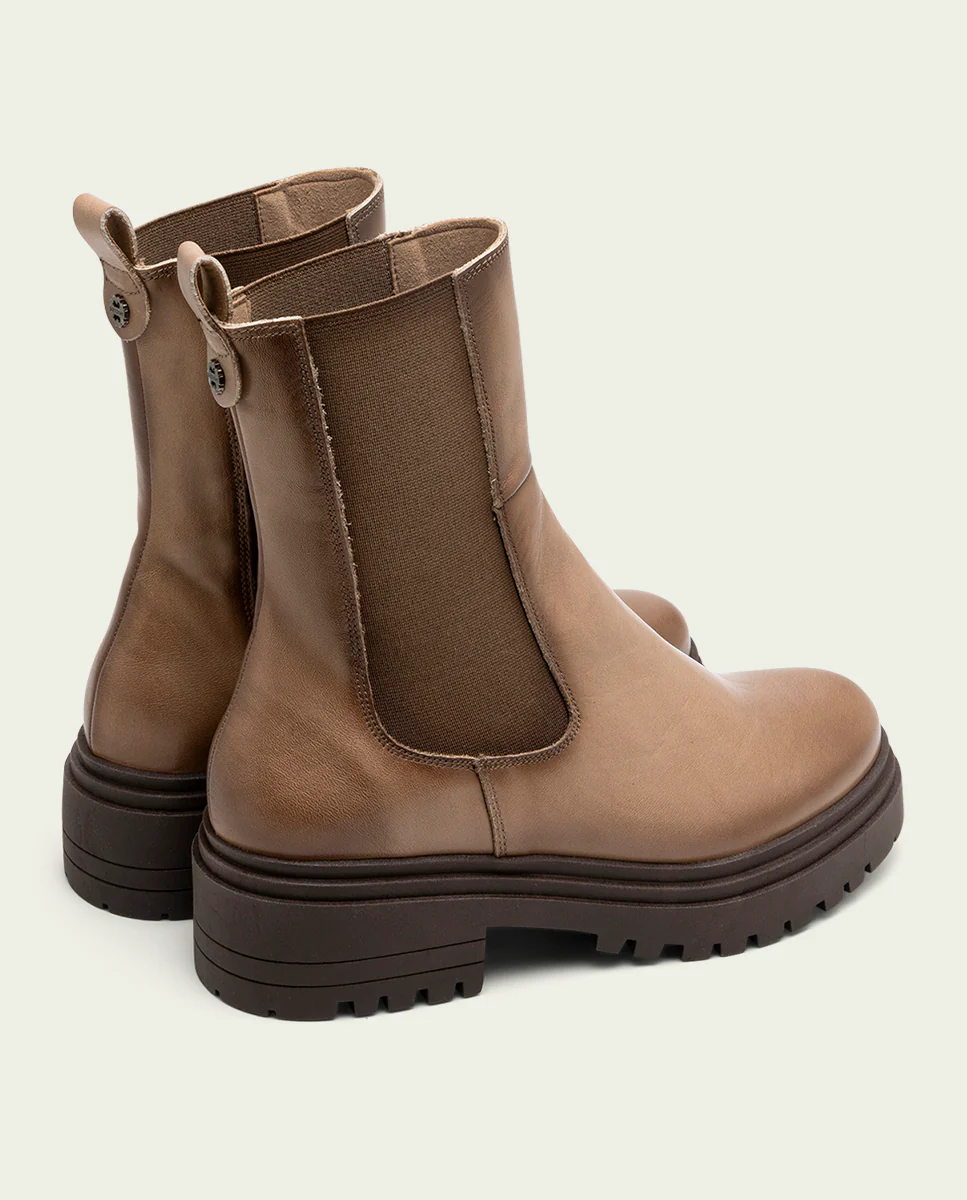 BOTINES DE PIEL TAUPE CON ELÁSTICOS CAROL - Image 3