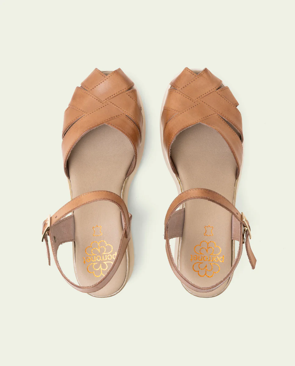 SANDALIA DE CUÑA DE PIEL EMILIA TAUPE - Image 5