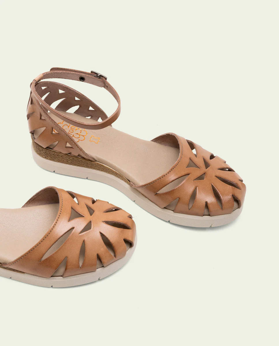 SANDALIA DE CUÑA DE PIEL FEDERICA TAUPE - Image 4